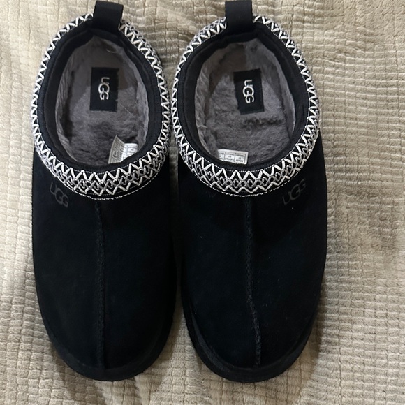 UGG Women’s Black and Gray mule/clogg. - Picture 2 of 8